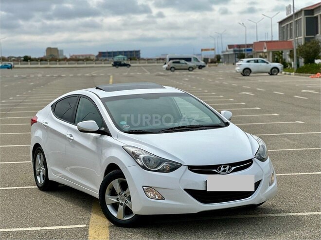 Hyundai Elantra-1