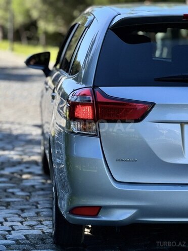 Toyota Corolla Fielder-6