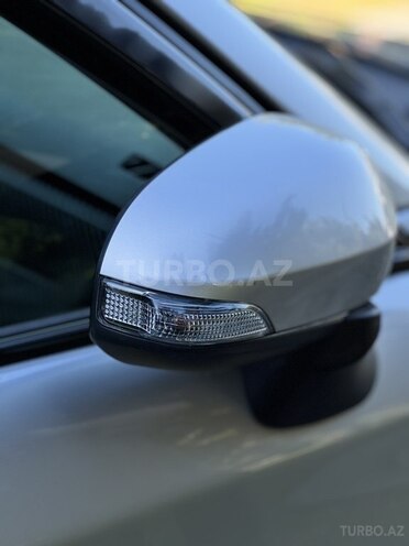 Toyota Corolla Fielder-13