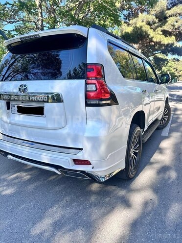 Toyota Land Cruiser Prado-4
