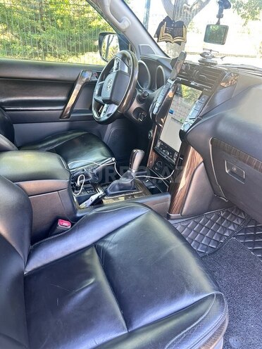 Toyota Land Cruiser Prado-9