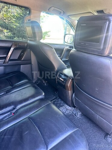 Toyota Land Cruiser Prado-10