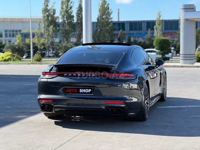 Porsche Panamera 4S-4