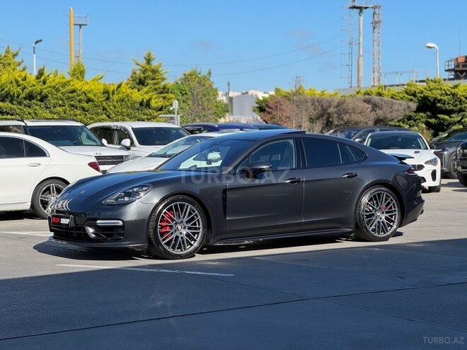 Porsche Panamera 4S-14