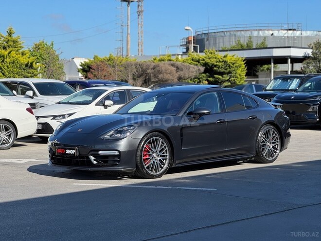 Porsche Panamera 4S-15