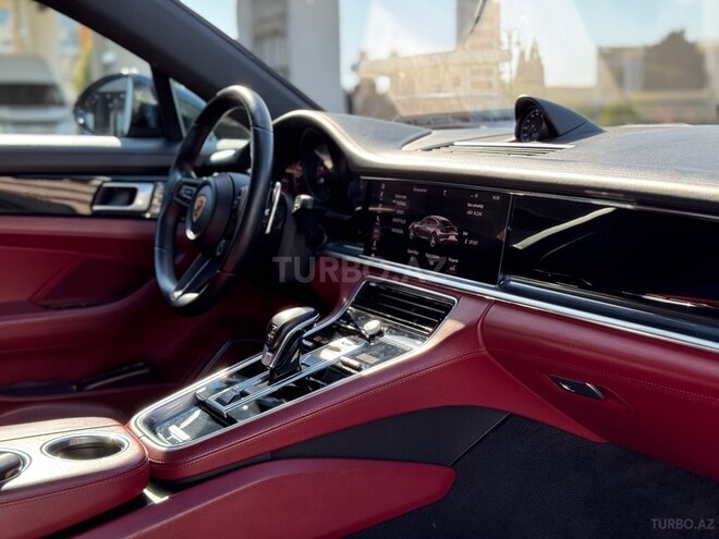 Porsche Panamera 4S-23