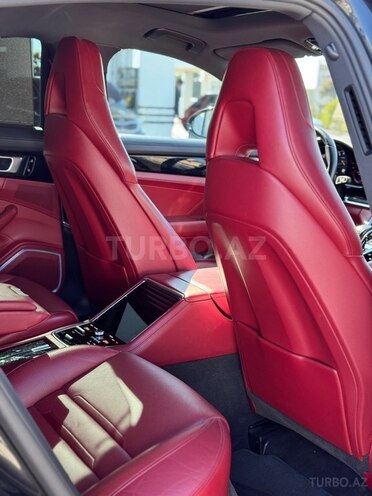Porsche Panamera 4S-21