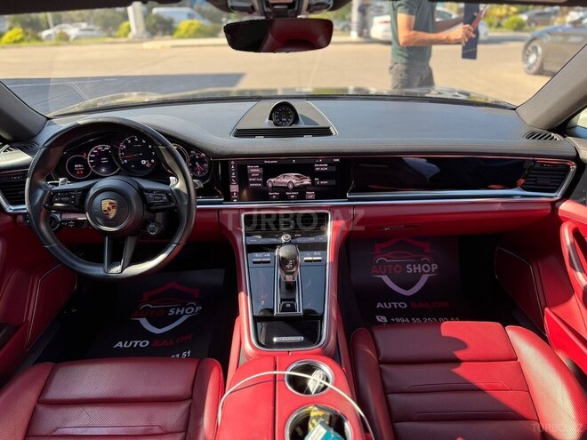Porsche Panamera 4S-22