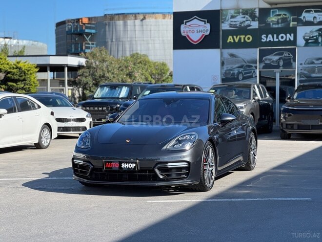 Porsche Panamera 4S-17