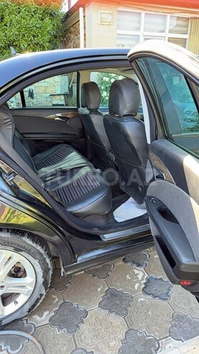 Mercedes E 220-12