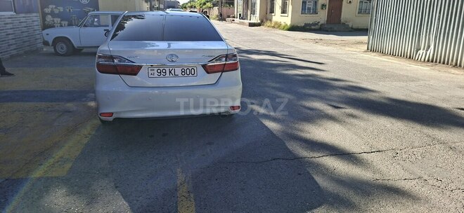 Toyota Camry-5