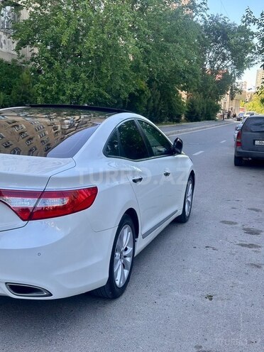 Hyundai Azera-8