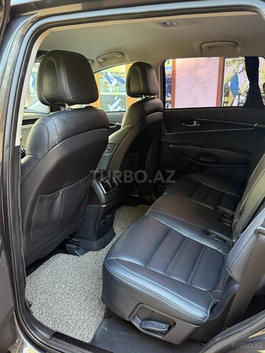 Kia Sorento-12