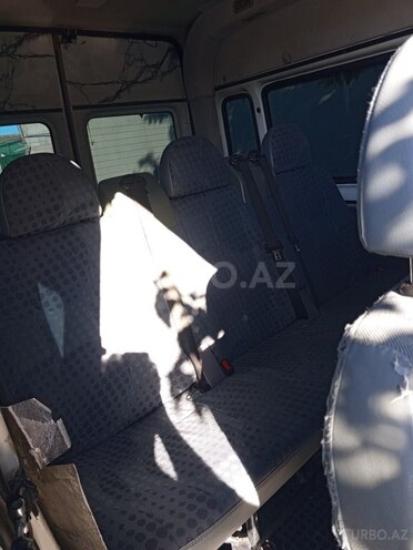 Ford Transit-8