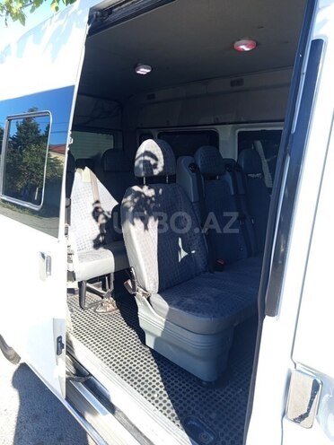 Ford Transit-5