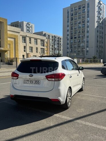 Kia Carens-4