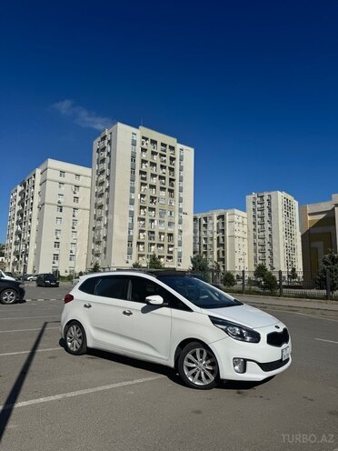 Kia Carens-3