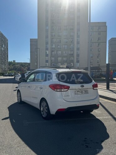 Kia Carens-5