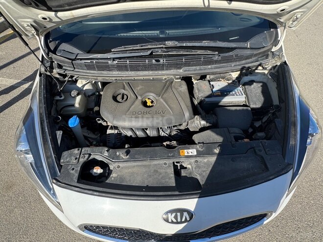 Kia Carens-16