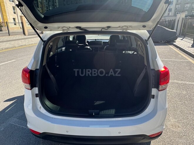 Kia Carens-7