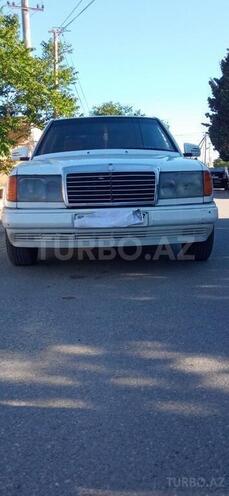 Mercedes E 220-1