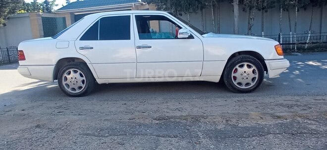 Mercedes E 220-2