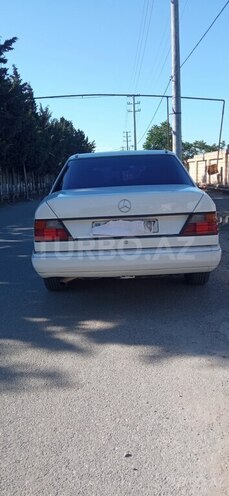 Mercedes E 220-4