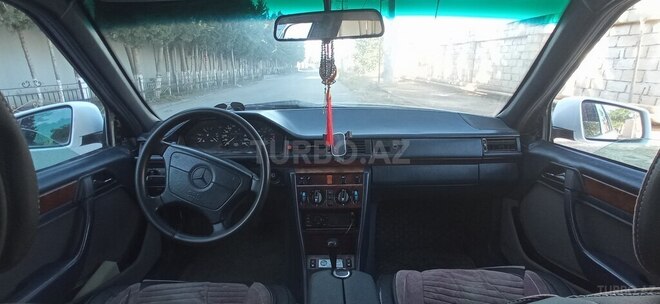 Mercedes E 220-6