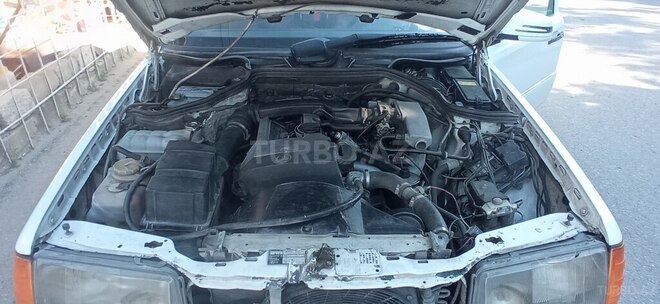 Mercedes E 220-10