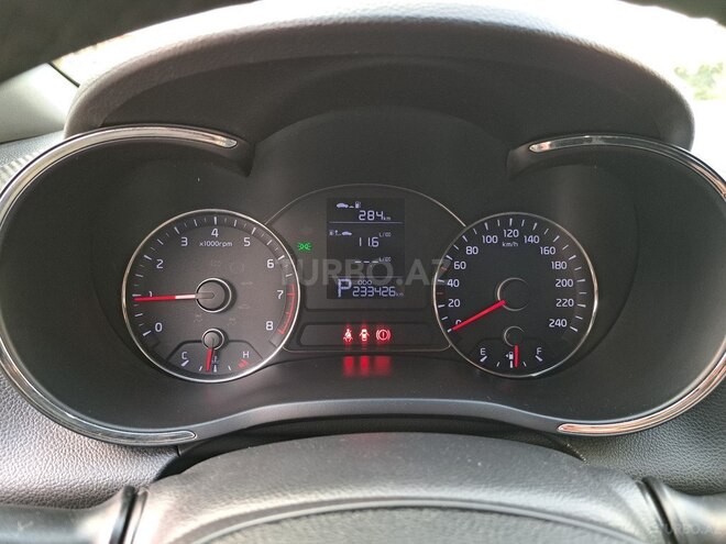 Kia Cerato-10