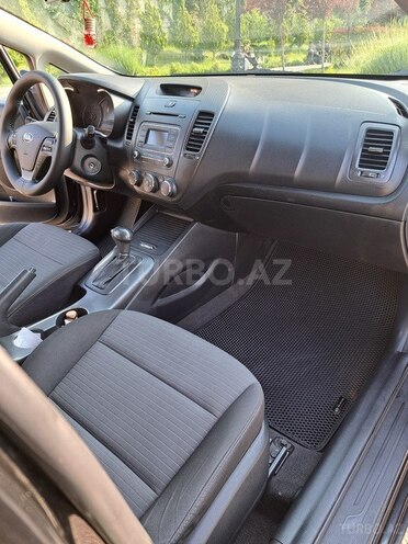 Kia Cerato-9