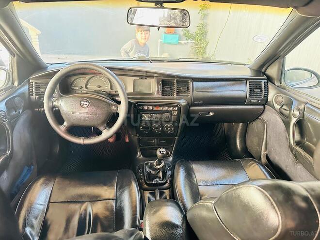 Opel Vectra-12