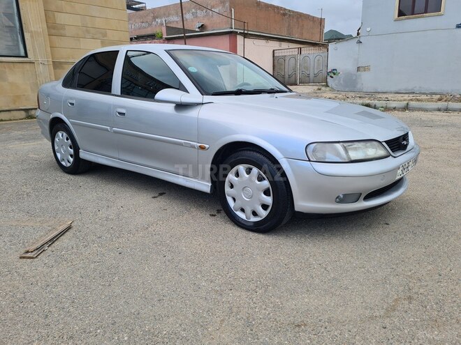 Opel Vectra-4