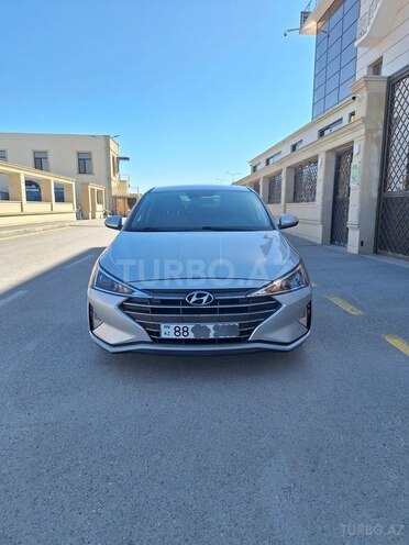 Hyundai Elantra-1