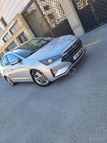 Hyundai Elantra-10
