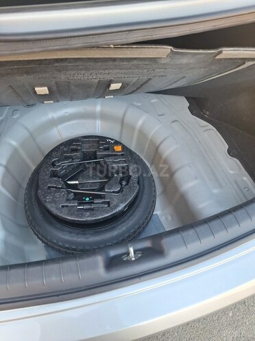 Hyundai Elantra-11