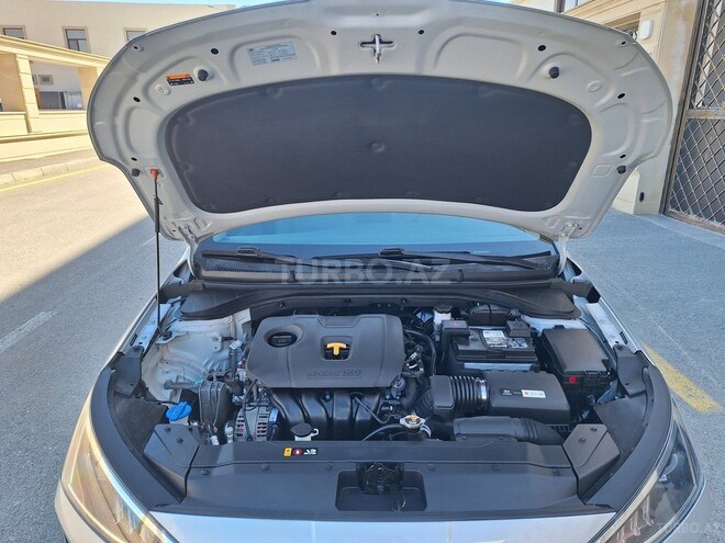 Hyundai Elantra-15