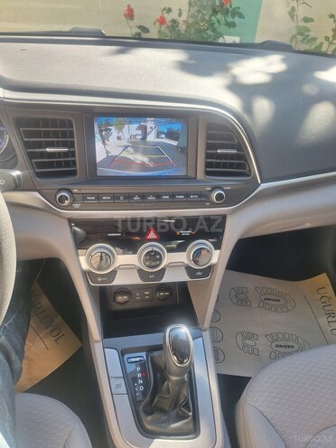 Hyundai Elantra-2