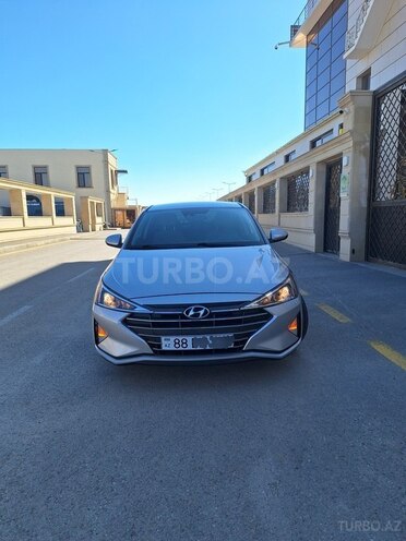 Hyundai Elantra-9