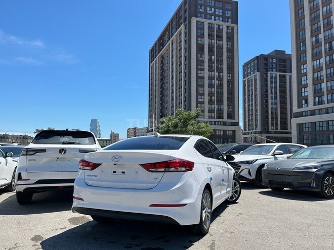 Hyundai Avante-2