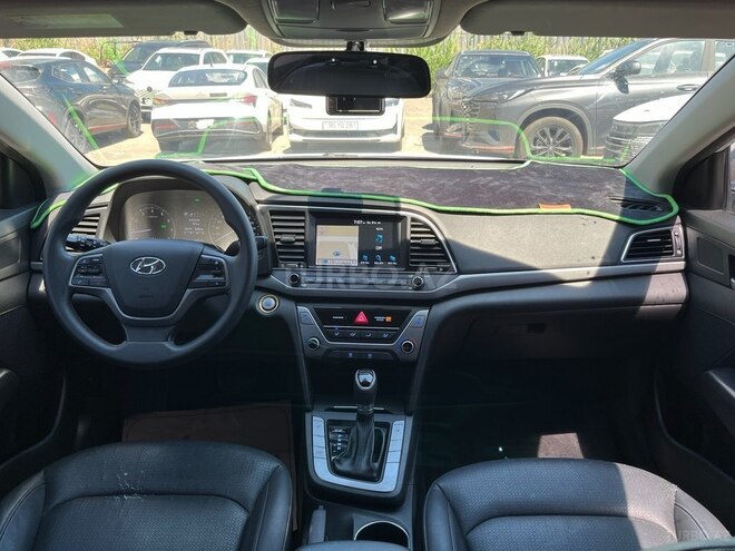 Hyundai Avante-13