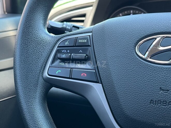 Hyundai Avante-5