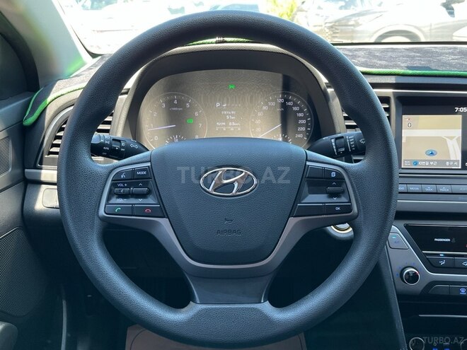 Hyundai Avante-3