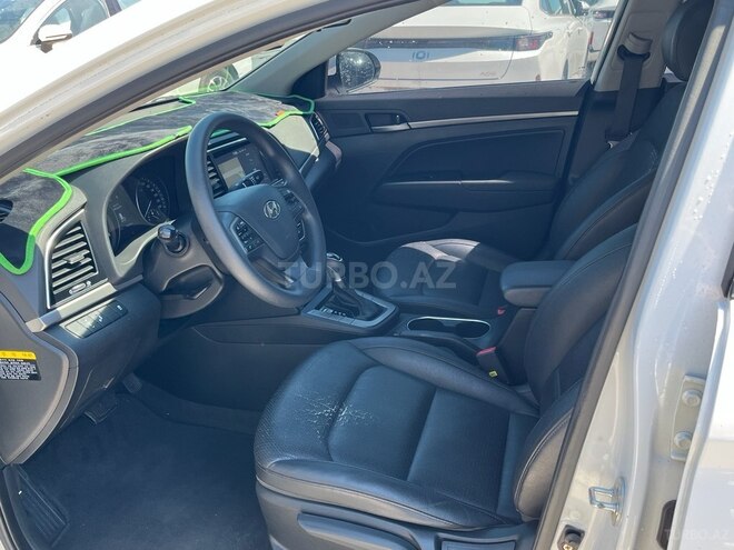 Hyundai Avante-14