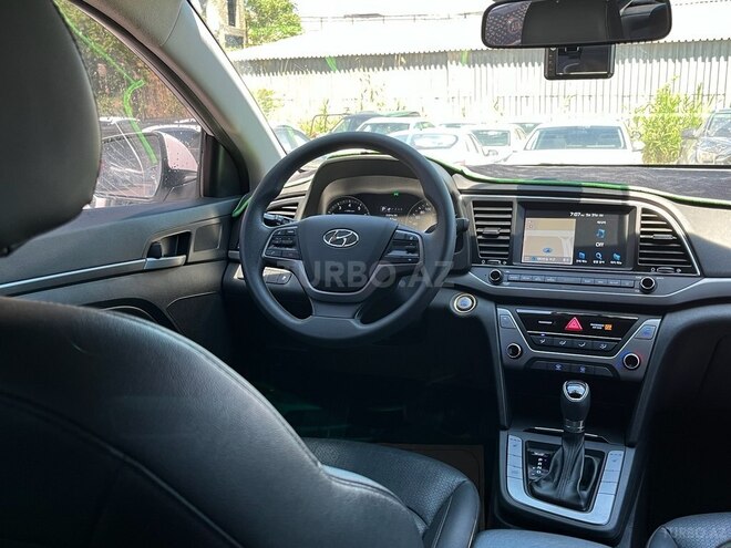 Hyundai Avante-12