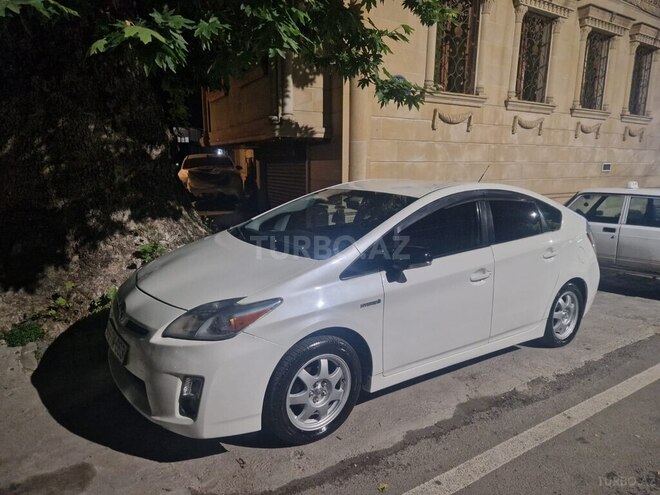 Toyota Prius-4