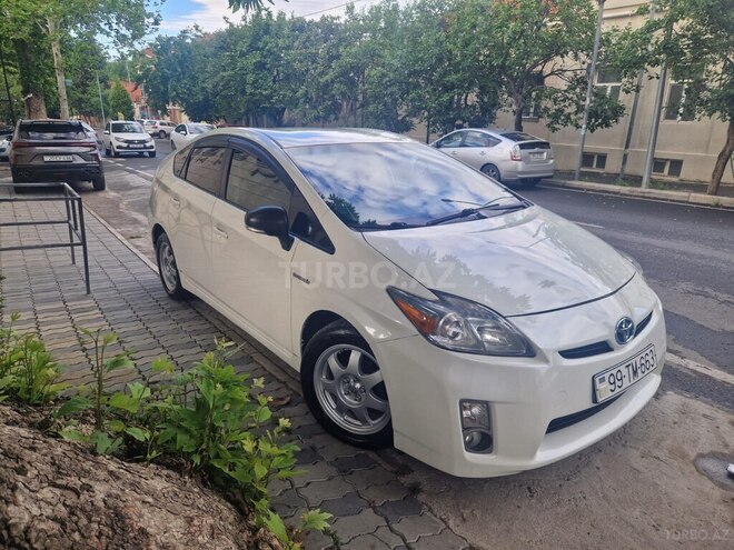 Toyota Prius-3