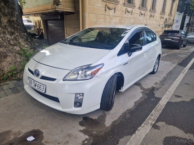 Toyota Prius-2