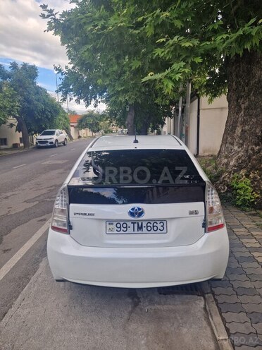 Toyota Prius-8