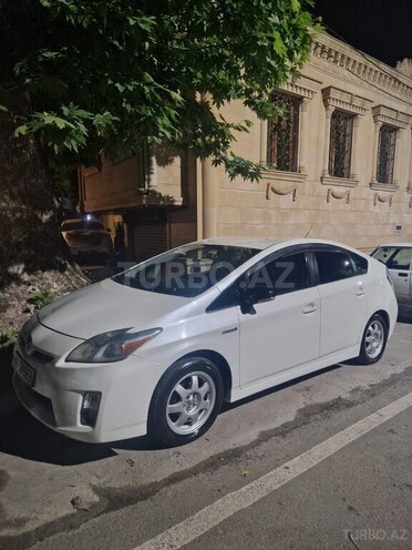 Toyota Prius-7